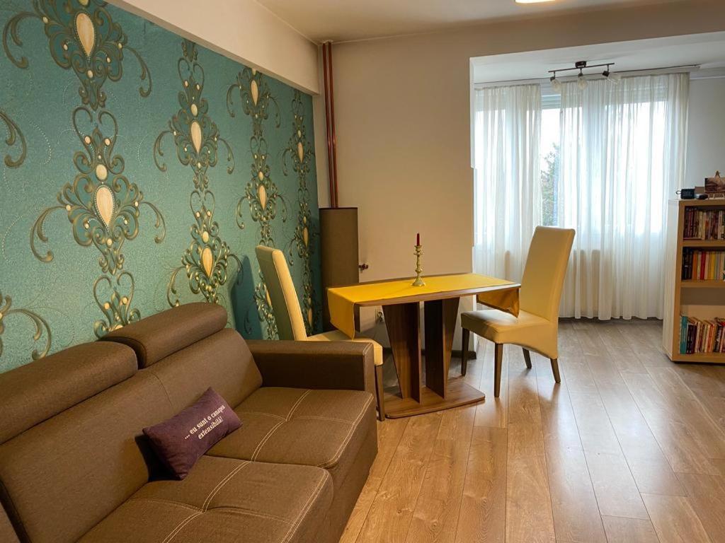 Appartement Central Cosy Apart Oradea Extérieur photo