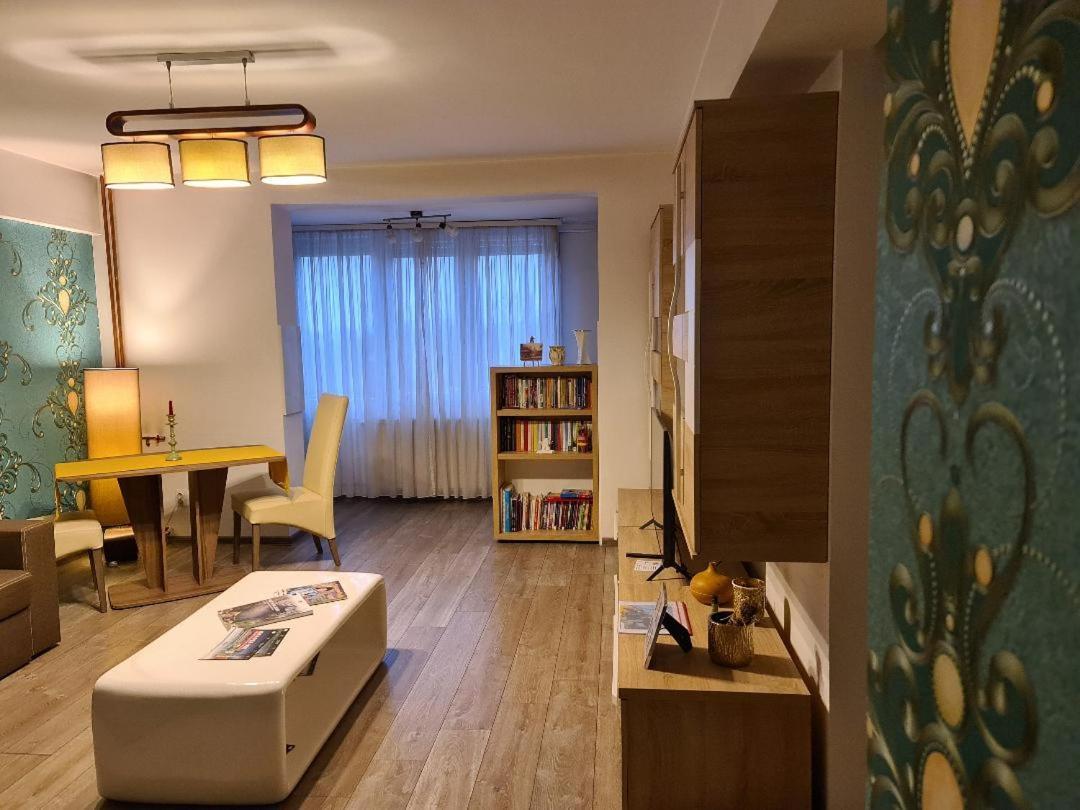 Appartement Central Cosy Apart Oradea Extérieur photo